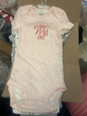 3 nwt Sz 18 mths bodysuits carters